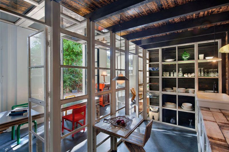 House of Rolf, une habitation construite en matériaux de récupération
