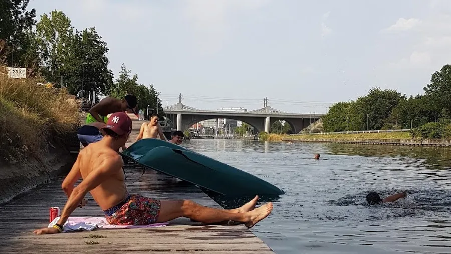 A person on a dock
AI-generated content may be incorrect.